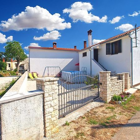 House Sandra 1430 Peresiji Bagian luar foto
