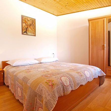 House Sandra 1430 Peresiji Bagian luar foto