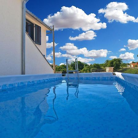 House Sandra 1430 Peresiji Bagian luar foto