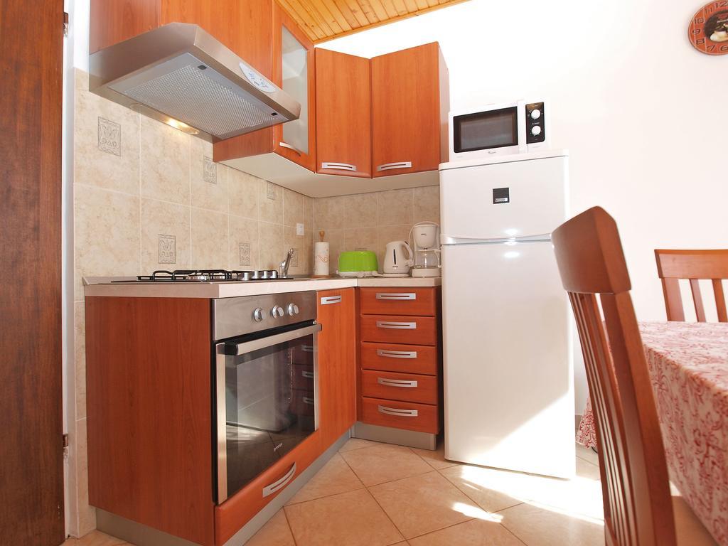 House Sandra 1430 Peresiji Bagian luar foto