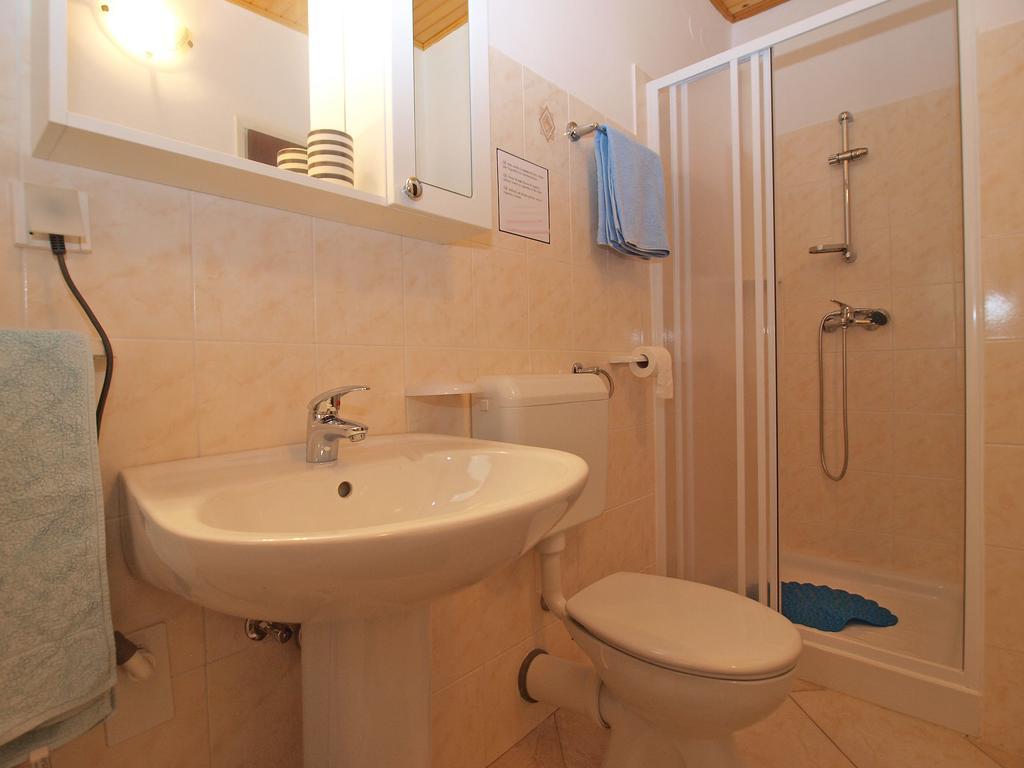 House Sandra 1430 Peresiji Bagian luar foto